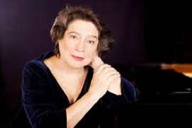 Elisabeth Leonskaya (piano).